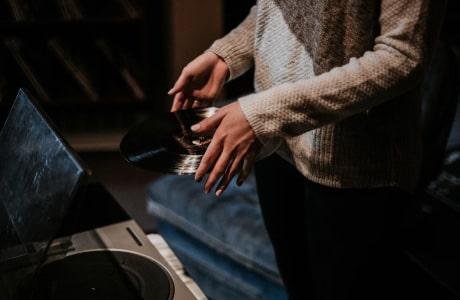 Find tips on selecting the perfect setup for your listening needs.