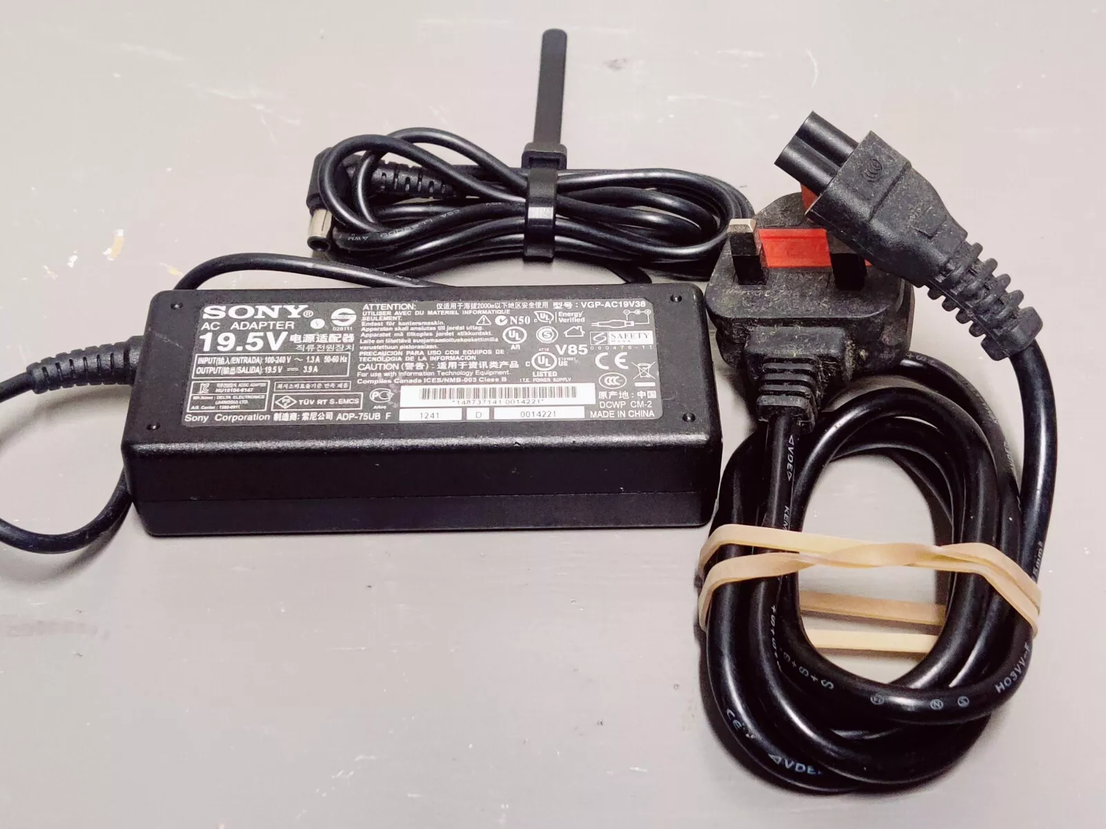 Sony VGP-AC19V38 charger Sony VGP-AC19V38 charger