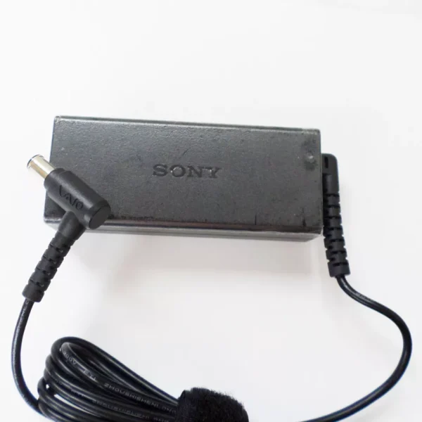 Sony VAIO VGP-AC19V40 charger